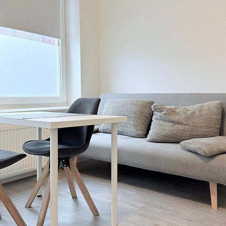Studio-Apartments Fuer Monteure & Businessgaeste Zentral In Neumünster Esterno foto