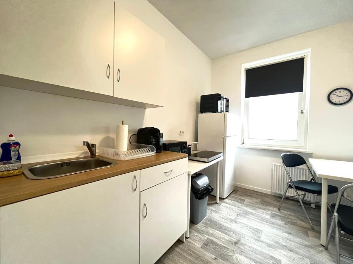Studio-Apartments Fuer Monteure & Businessgaeste Zentral In Neumünster Esterno foto
