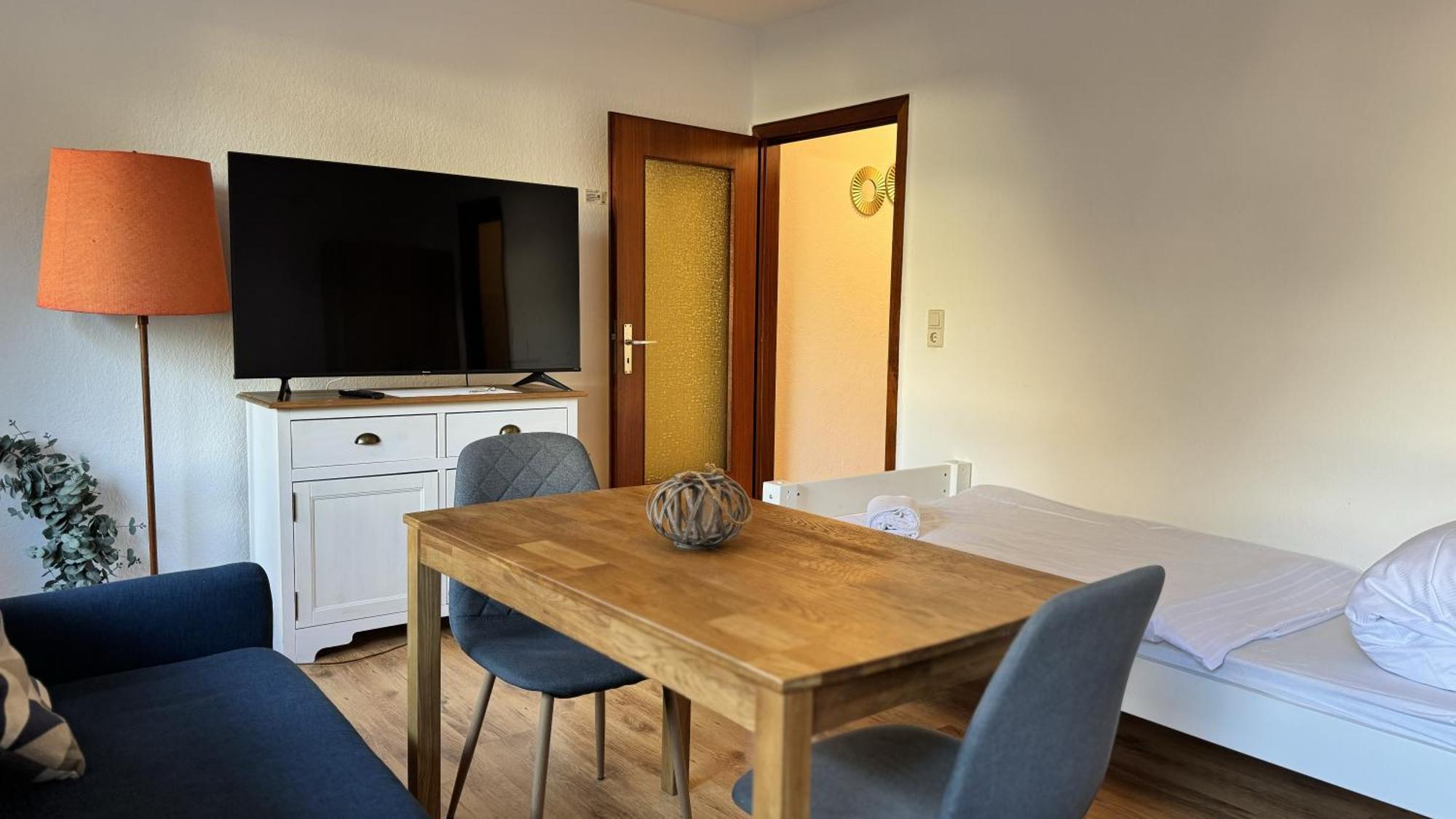 Studio-Apartments Fuer Monteure & Businessgaeste Zentral In Neumünster Esterno foto