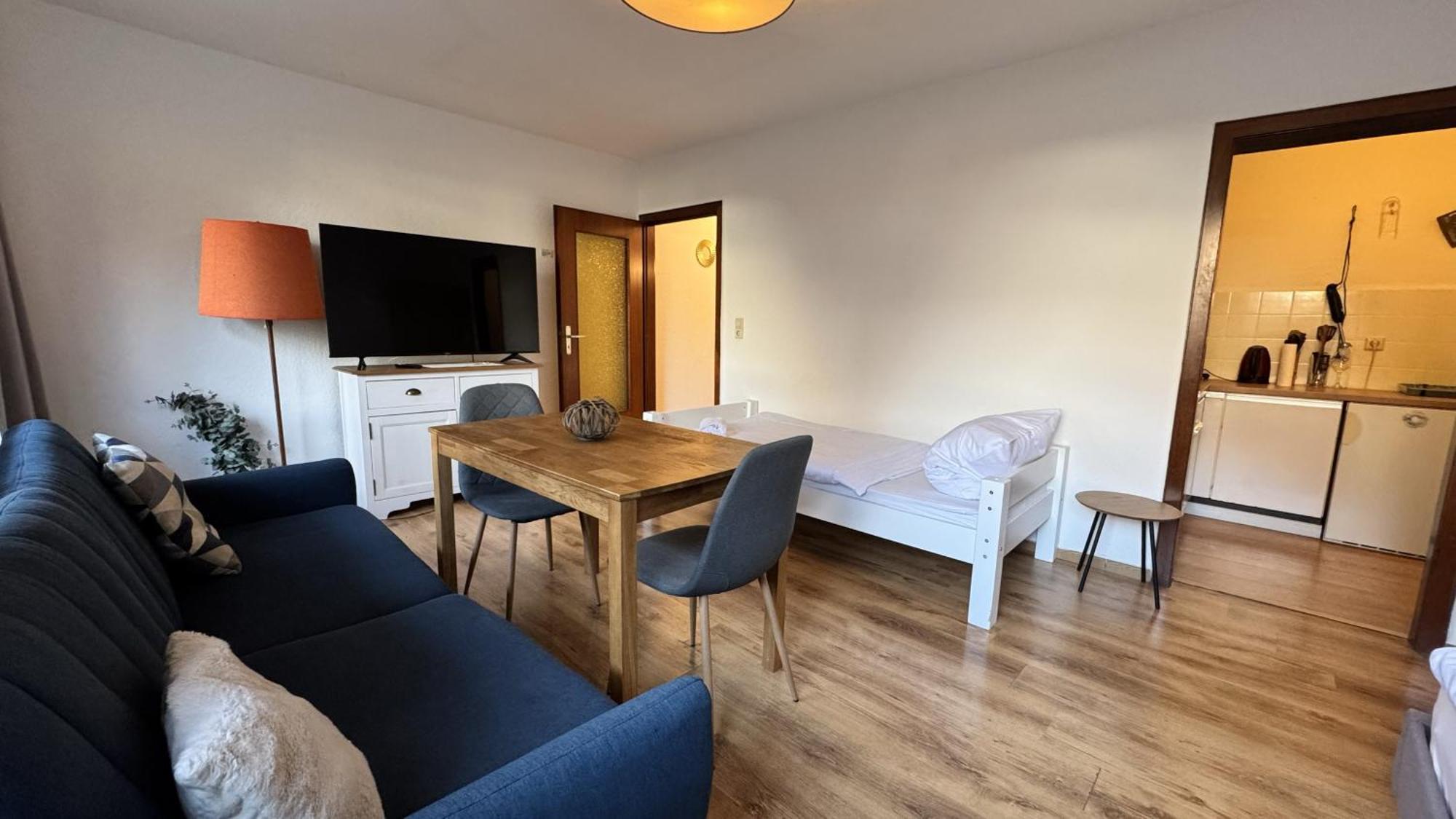 Studio-Apartments Fuer Monteure & Businessgaeste Zentral In Neumünster Esterno foto